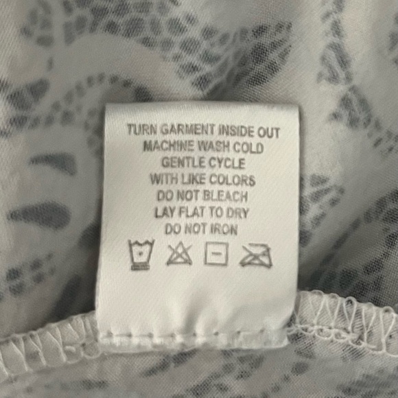 Black and White Patterned Dress Size Large - Picture 10 of 10